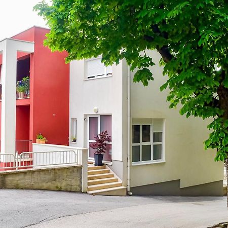 Studio Apartment Stazion With Free Parking Пазин Екстериор снимка